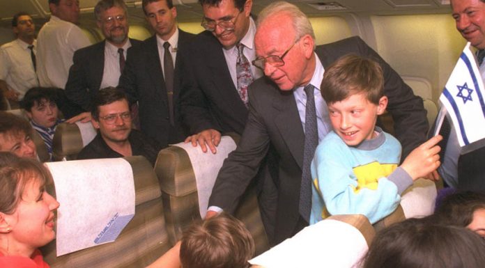 “Les Russes”: une identité dédoublée