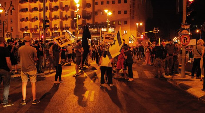 La contestation sans tête