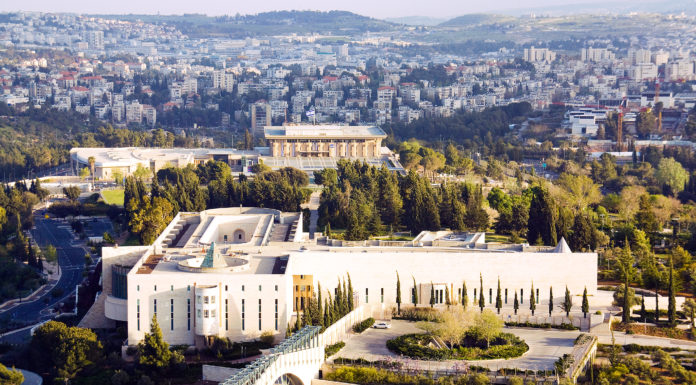 Démocratie ou théocratie judiciaire ?